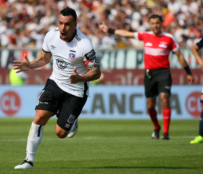 Libro conmemorativo gol 216 Esteban Paredes